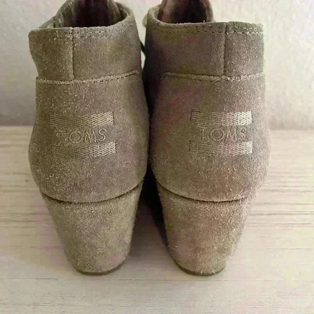 Toms Women's Wedge Lace Up Suede Ankle Booties, Desert Tan, 740817, Size: 8.5 US
